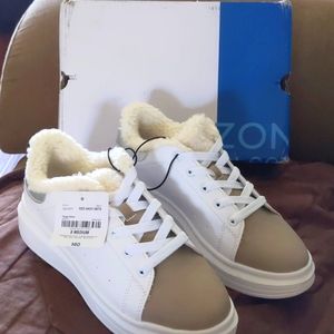 Brand new in box Arizona encore taupe silver shoes in size 8 medium